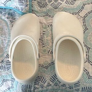 White crocs, new without tags